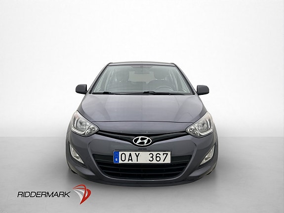 Hyundai i20 2 of 5