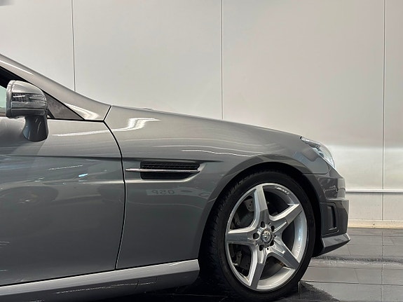 Mercedes-Benz SLK200 10 of 25