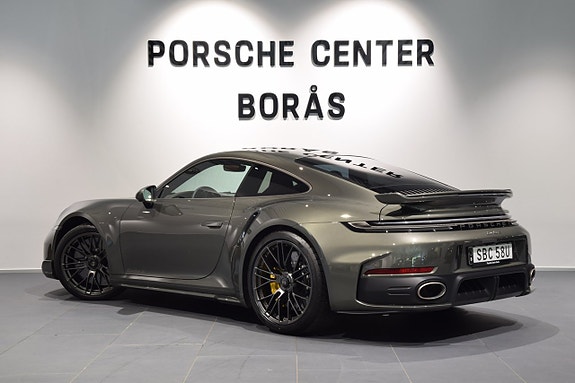 Porsche 911 Turbo S 4 of 5