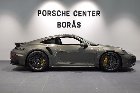 Porsche 911 Turbo S 3 of 5