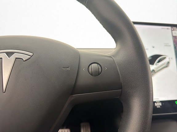 Tesla Model 3 24 of 30