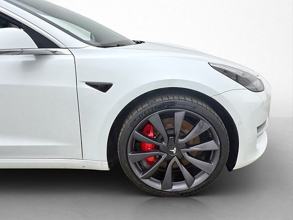 Tesla Model 3 27 of 30