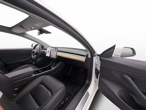 Tesla Model 3 13 of 30