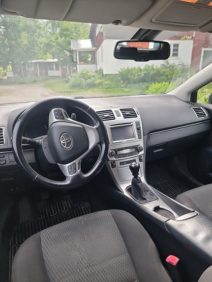 Toyota Avensis 5 of 5
