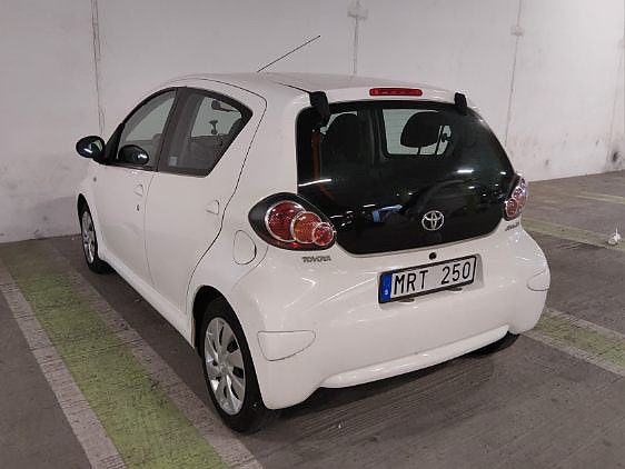 Toyota Aygo 4 of 5