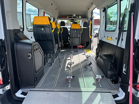 Ford Transit 21 of 30