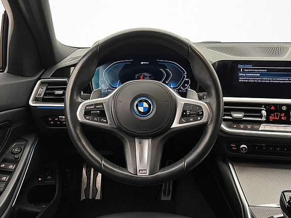 BMW 330e 10 of 30
