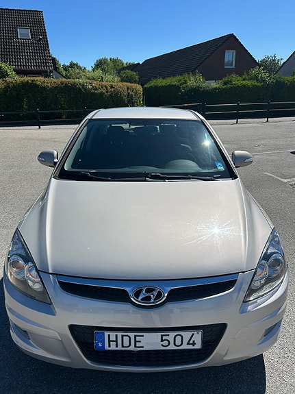 Hyundai i30 2 of 5