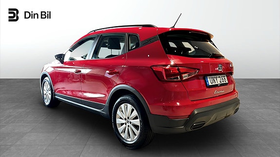 Seat Arona 3 of 12