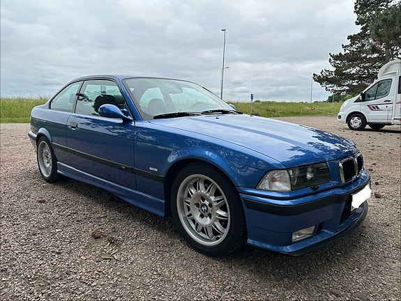 BMW M3 4 of 5