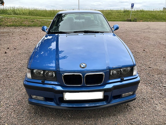 BMW M3 2 of 5