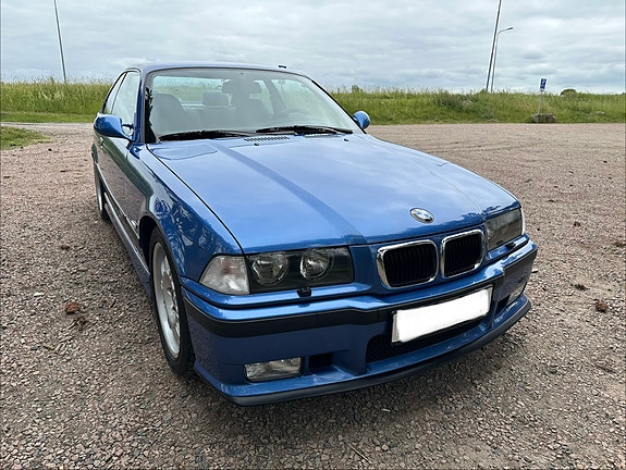 BMW M3 3 of 5