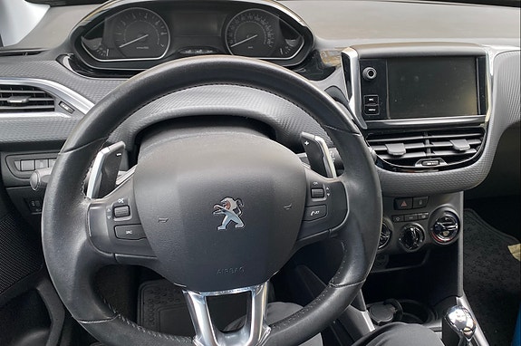Peugeot 2008 3 of 5