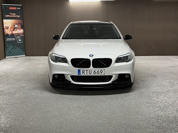 BMW 525d 2 of 22