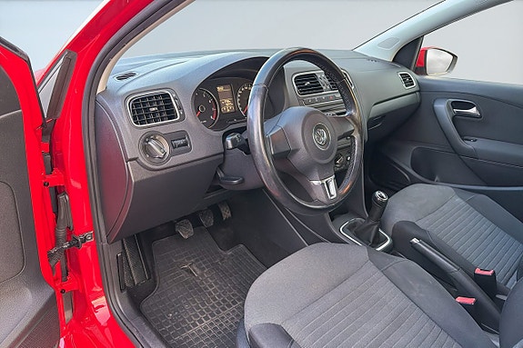 Volkswagen Polo 10 of 17