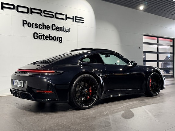 Porsche 911 Carrera 4 GTS 4 of 5