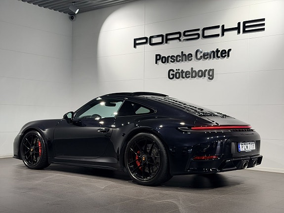 Porsche 911 Carrera 4 GTS 5 of 5