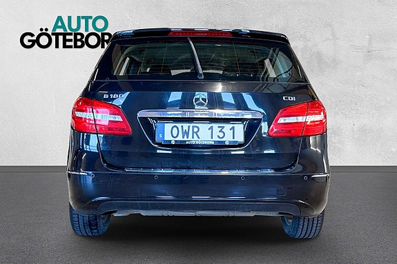 Mercedes-Benz B180 5 of 5
