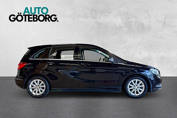 Mercedes-Benz B180 3 of 5