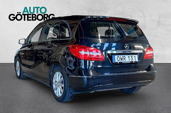 Mercedes-Benz B180 4 of 5