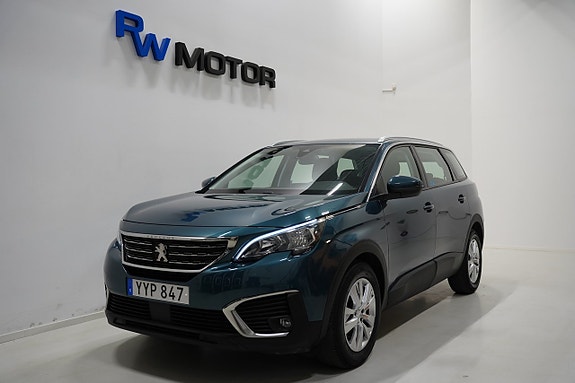 Peugeot 5008 2 of 5