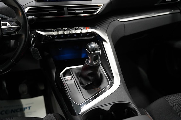 Peugeot 5008 11 of 17