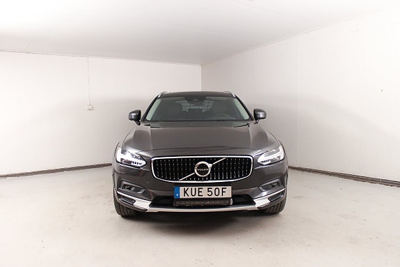 Volvo V90 Cross Country 4 of 5