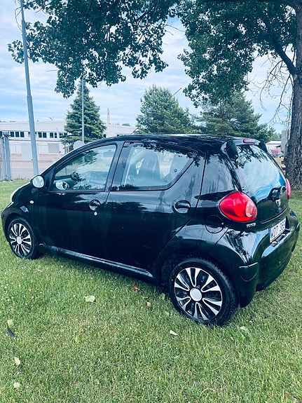 Toyota Aygo 4 of 5