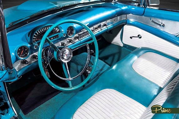 Ford Thunderbird 7 of 14