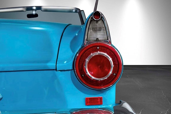 Ford Thunderbird 13 of 14