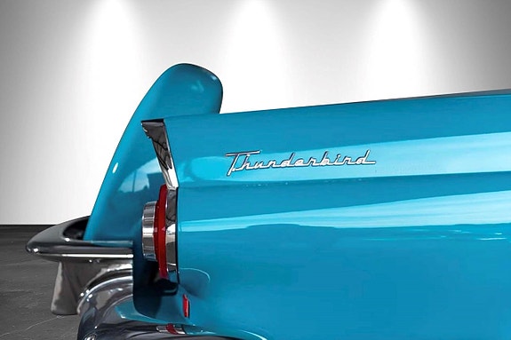 Ford Thunderbird 12 of 14