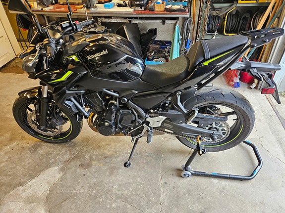 Kawasaki Z650 2 of 8