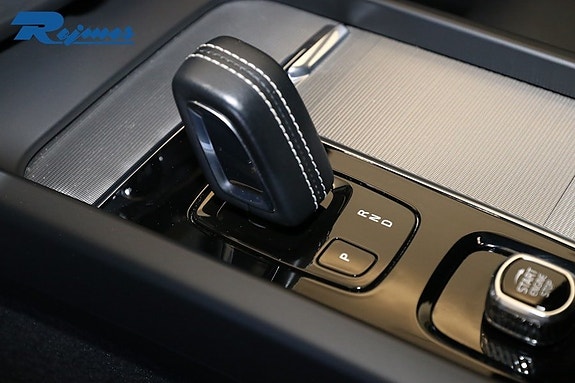 Volvo XC60 10 of 19