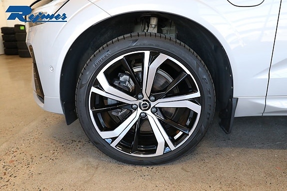 Volvo XC60 14 of 19