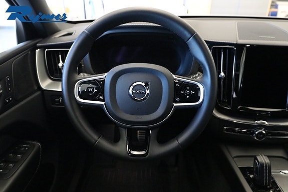 Volvo XC60 2 of 5