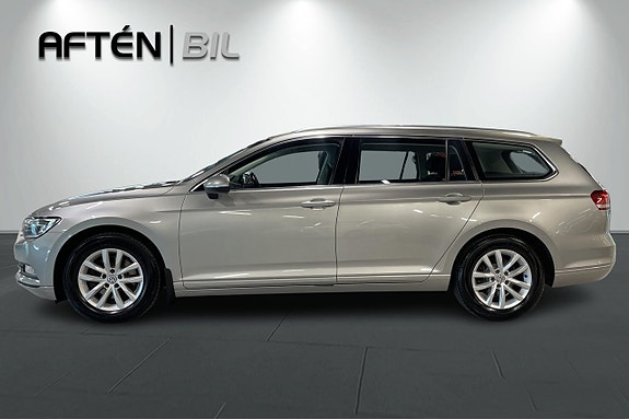 Volkswagen Passat 6 of 30