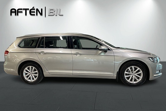 Volkswagen Passat 7 of 30
