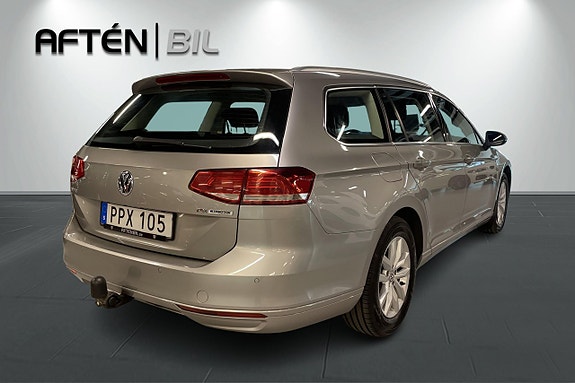 Volkswagen Passat 10 of 30
