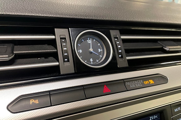 Volkswagen Passat 27 of 30