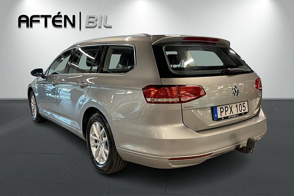 Volkswagen Passat 8 of 30