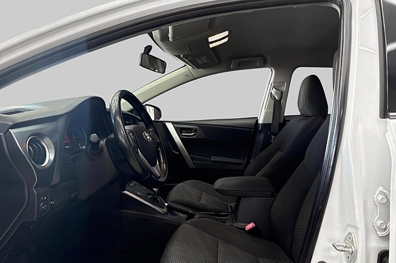 Toyota Auris 6 of 14