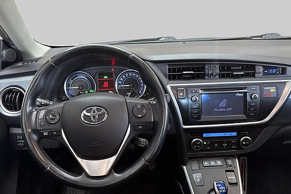 Toyota Auris 8 of 14