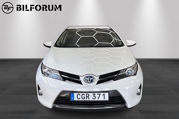Toyota Auris 3 of 14