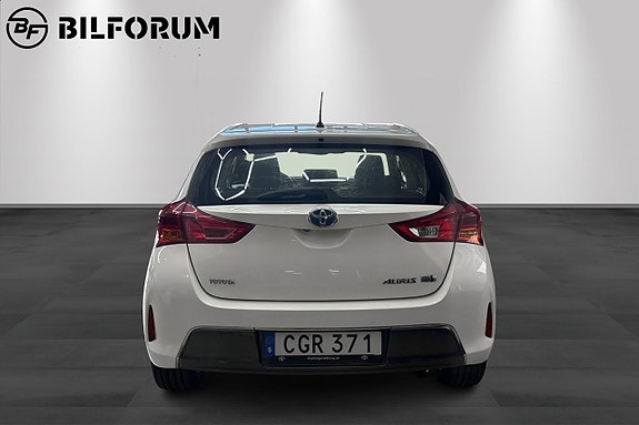 Toyota Auris 5 of 14
