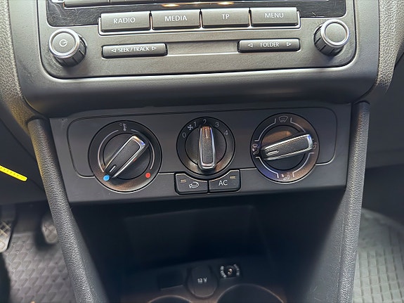 Volkswagen Polo 18 of 23