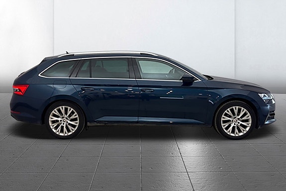 Skoda Superb 4 of 5