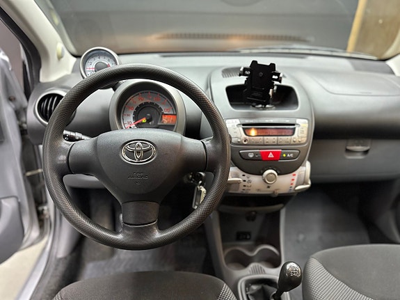 Toyota Aygo 8 of 10