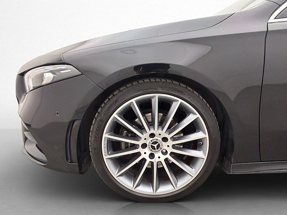Mercedes-Benz A200 26 of 29