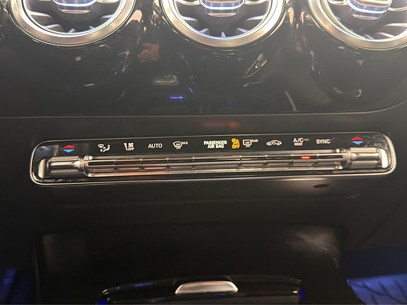 Mercedes-Benz A200 23 of 29