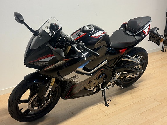 QJ Motor SRK 125 R Omg Leverans 5 års fabriksgaranti 6 of 6
